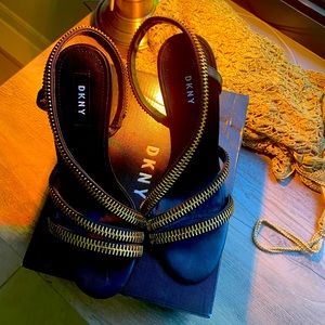 DKNY multi strap sandal size 8